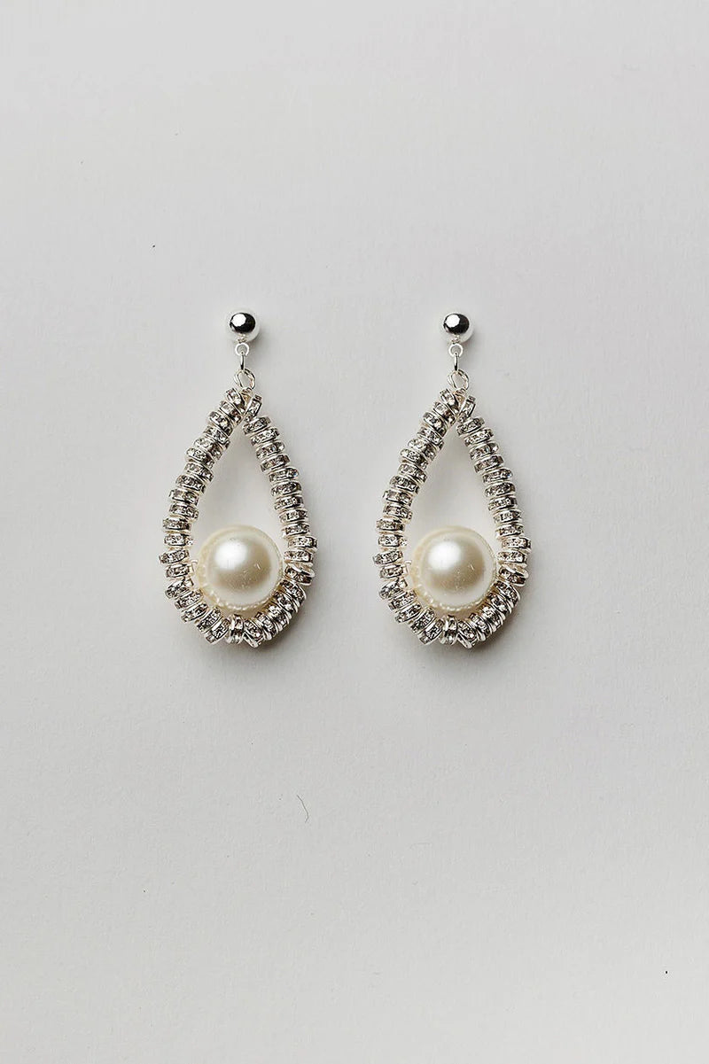 Bow 19 PEARL GLOW OVAL EARRINGS SILVER