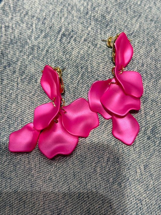 Bow19 LEAF EARRINGS METALLIC STRONG PINK